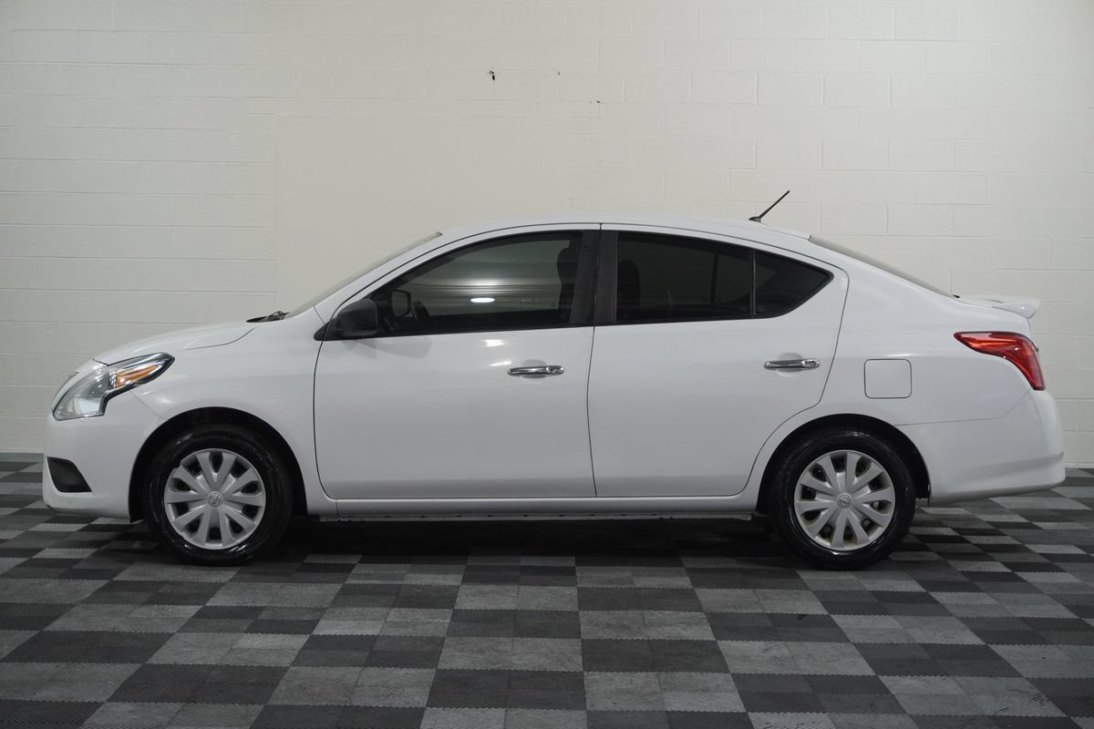 Used 2018 Nissan Versa SV FWD image 2