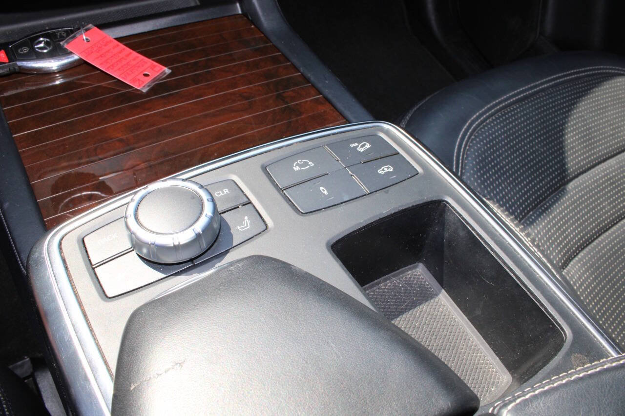 Used 2015 Mercedes-Benz GL 63 AMG 4MATIC w/ Accessory Chrome Package image 18