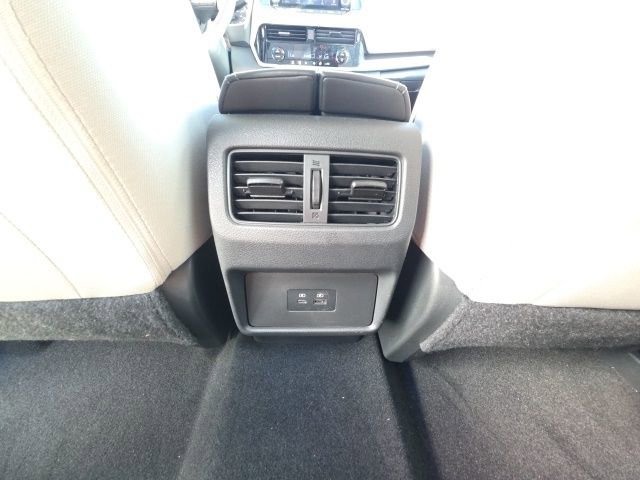 Used 2023 Nissan Rogue SV image 24