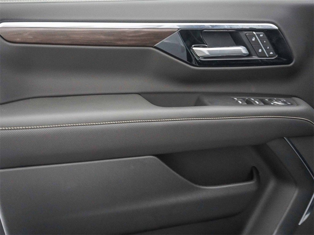 New 2026 Chevrolet Suburban Premier w/ Sun And Tow Package image 18