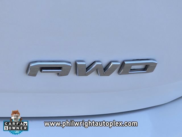 Used 2024 GMC Terrain SLT AWD/4WD image 18