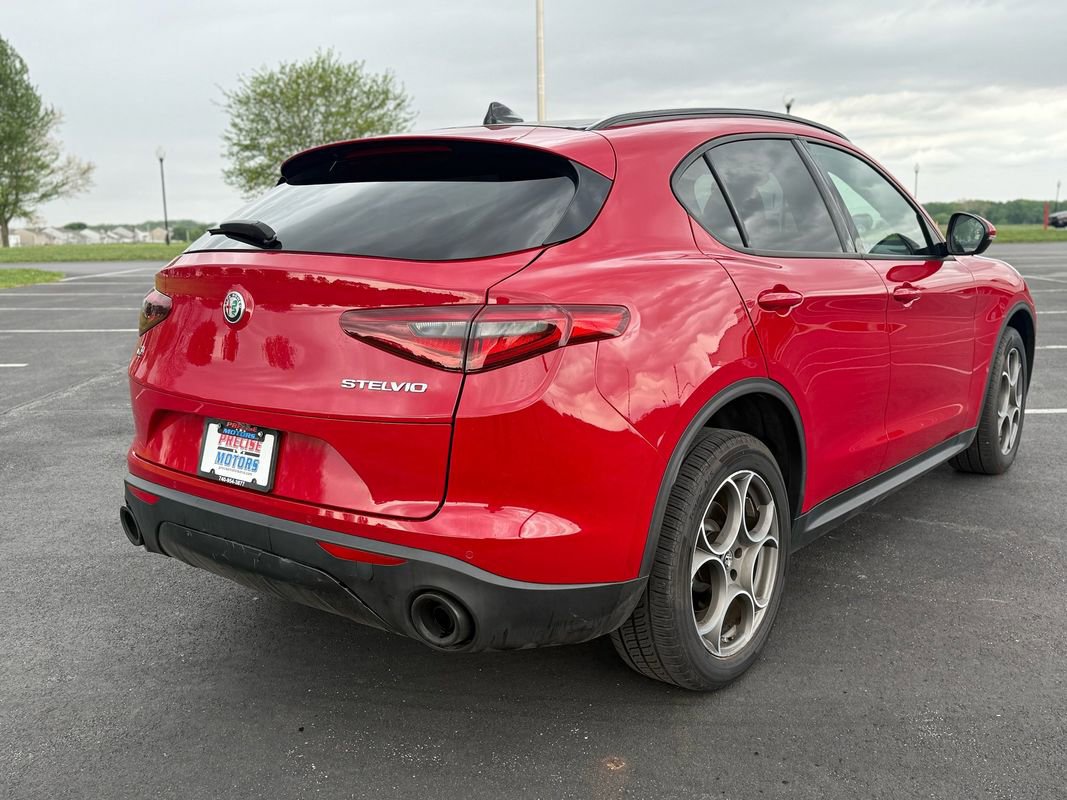 Used 2022 Alfa Romeo Stelvio Sprint image 5