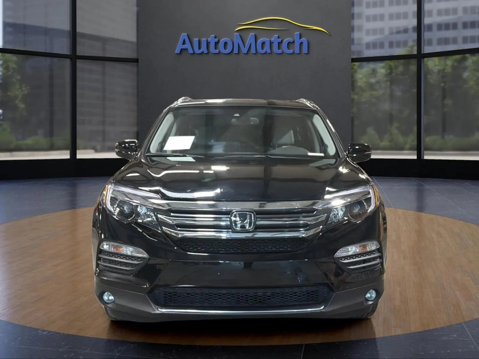 Used 2018 Honda Pilot Touring image 2