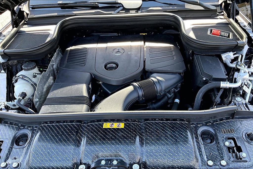 Used 2025 Mercedes-Benz GLE 450e 4MATIC w/ Winter Package image 21