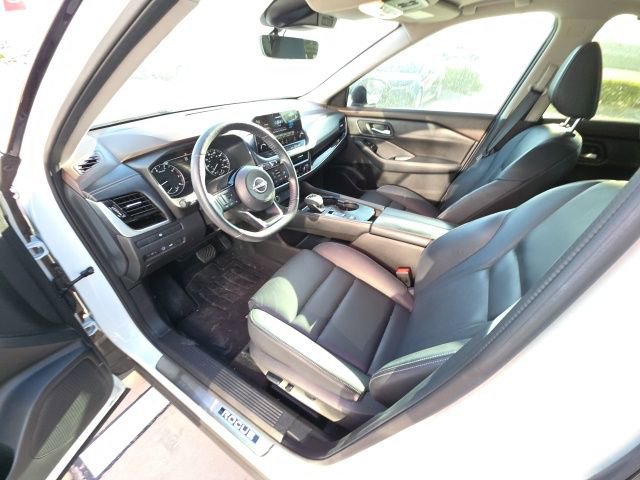 Used 2023 Nissan Rogue SL w/ SL Premium Package image 12