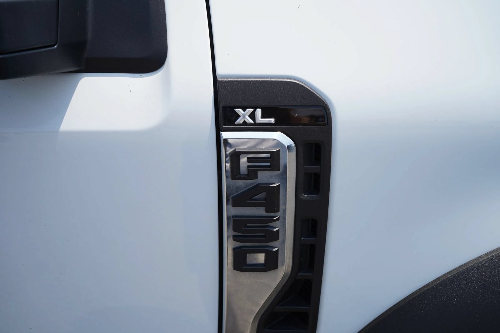 Used 2017 Ford F350 XL w/ Power Equipment Group AWD/4WD image 29