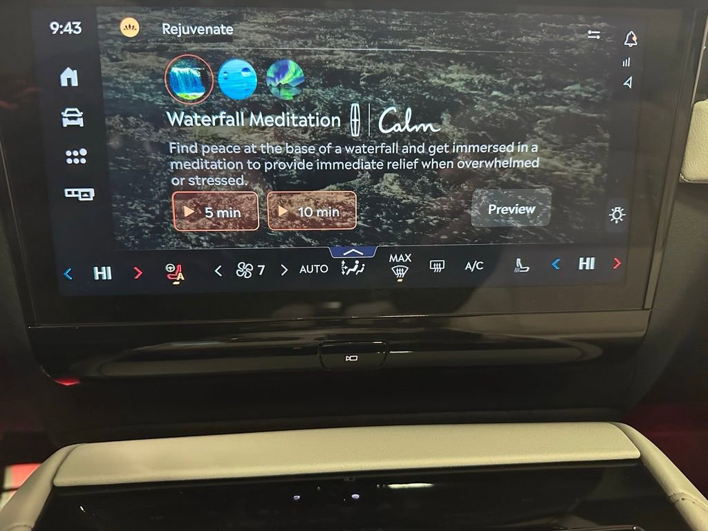 Used 2025 Lincoln Navigator Reserve image 35