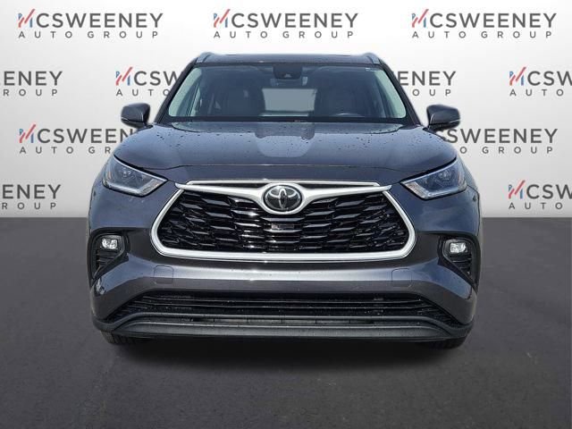 Used 2021 Toyota Highlander XLE image 8