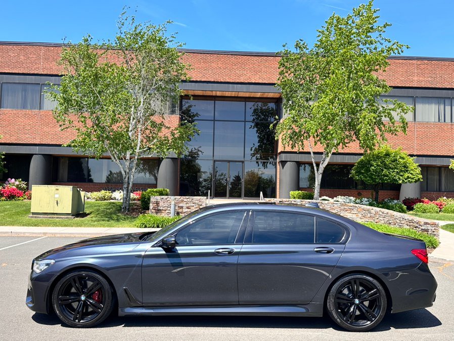 Used 2016 BMW 750i xDrive AWD/4WD image 3