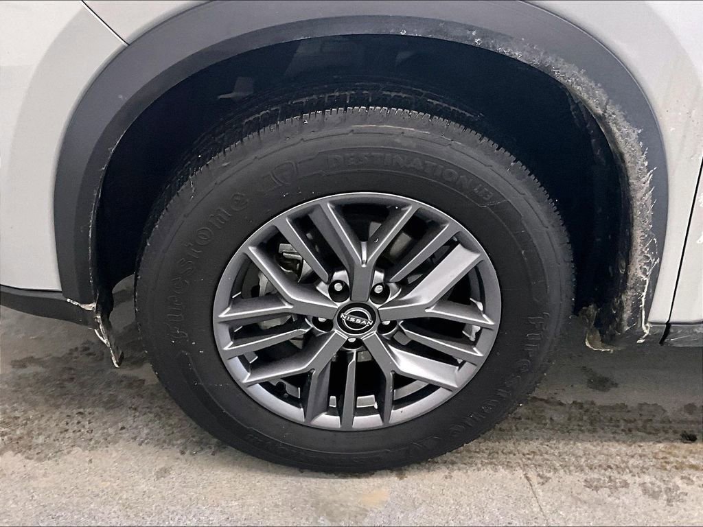 Used 2024 Nissan Rogue S image 7