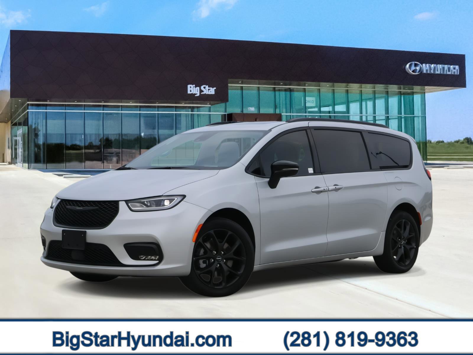 Used 2024 Chrysler Pacifica Limited w/ Uconnect Theater Family Group