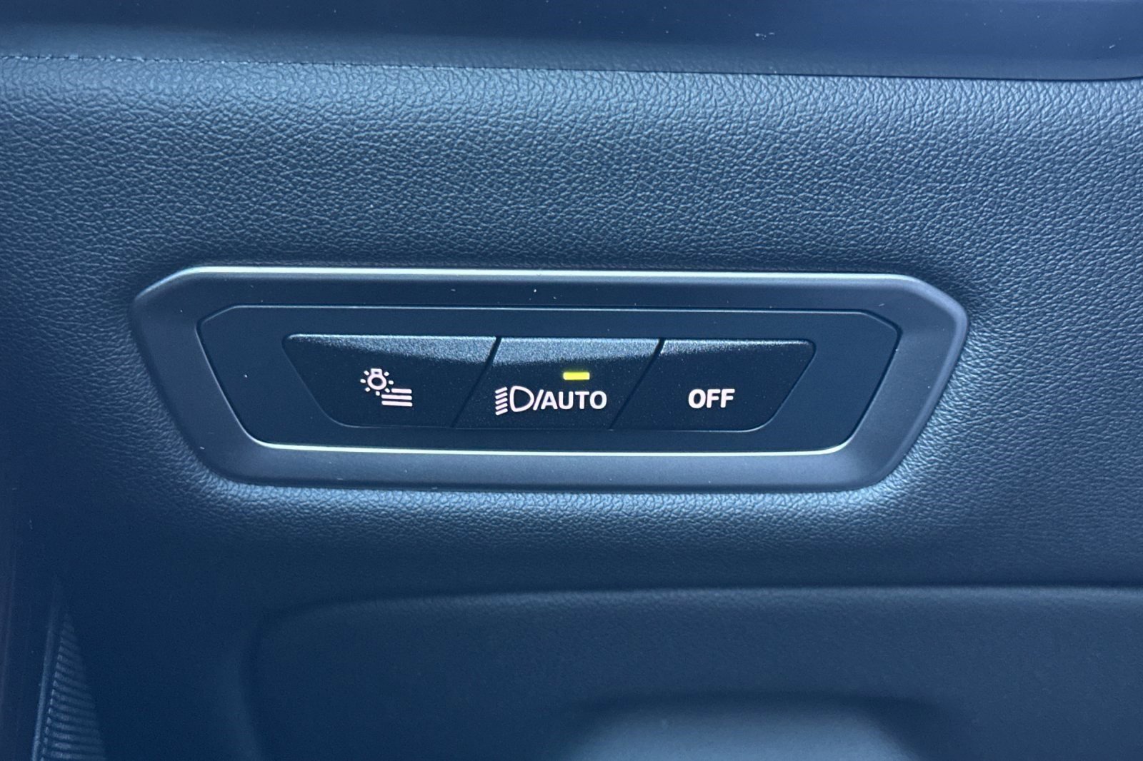 Used 2025 BMW X7 xDrive40i w/ Parking Assistance Package image 35