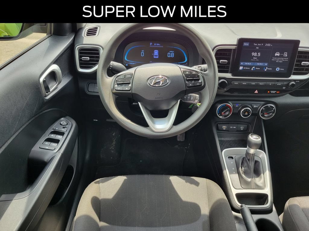 Used 2023 Hyundai Venue SE FWD image 8