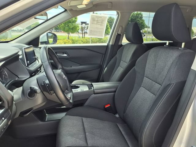 Used 2024 Nissan Rogue S AWD/4WD image 6