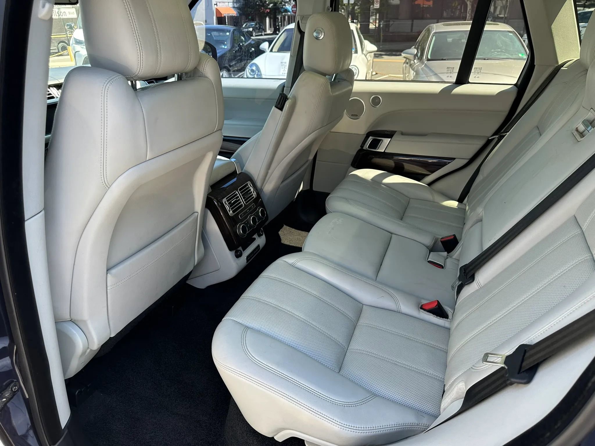 Used 2015 Land Rover Range Rover HSE AWD/4WD image 18