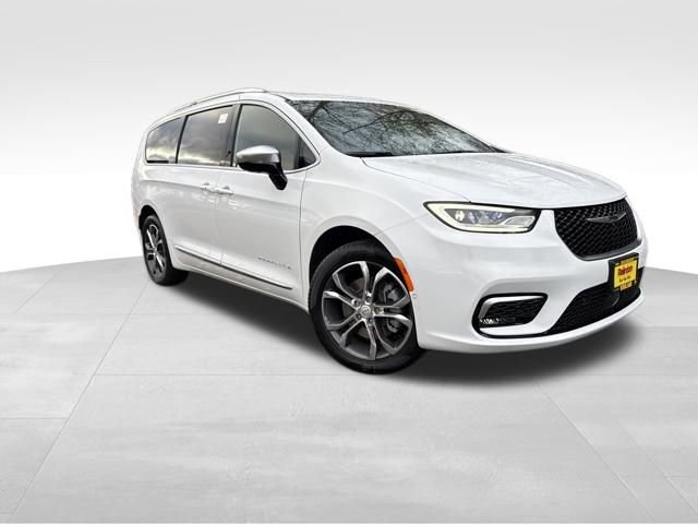 New 2026 Chrysler Pacifica Pinnacle image 1