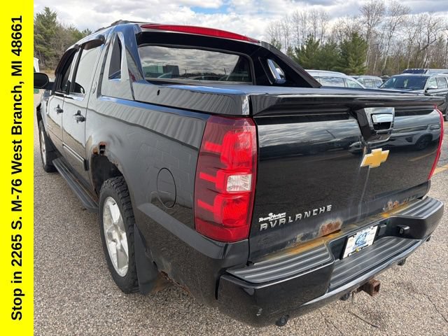 Used 2013 Chevrolet Avalanche LT AWD/4WD image 7