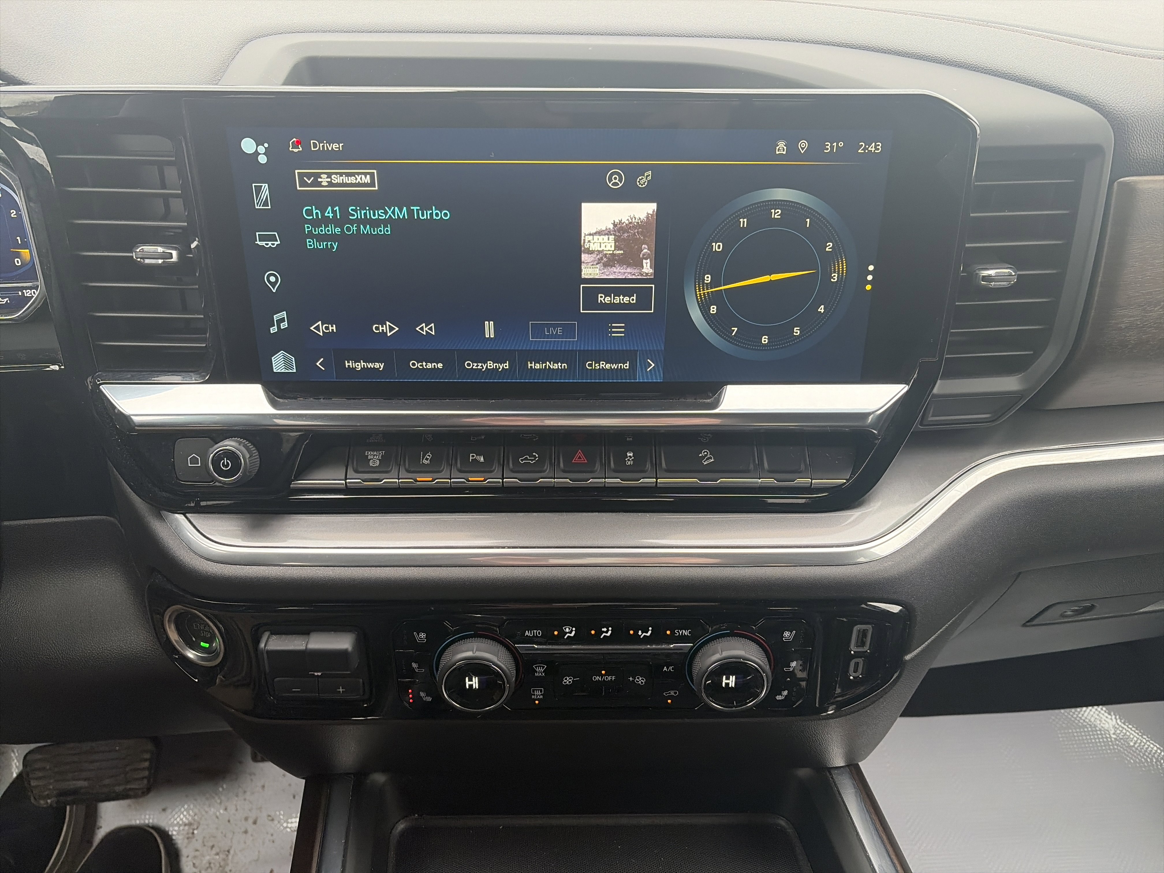 Used 2024 Chevrolet Silverado 2500 High Country w/ Technology Package image 24