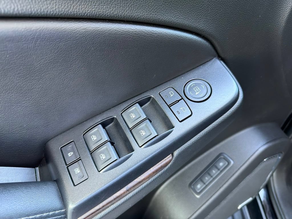 Used 2019 Chevrolet Suburban LT AWD/4WD image 7