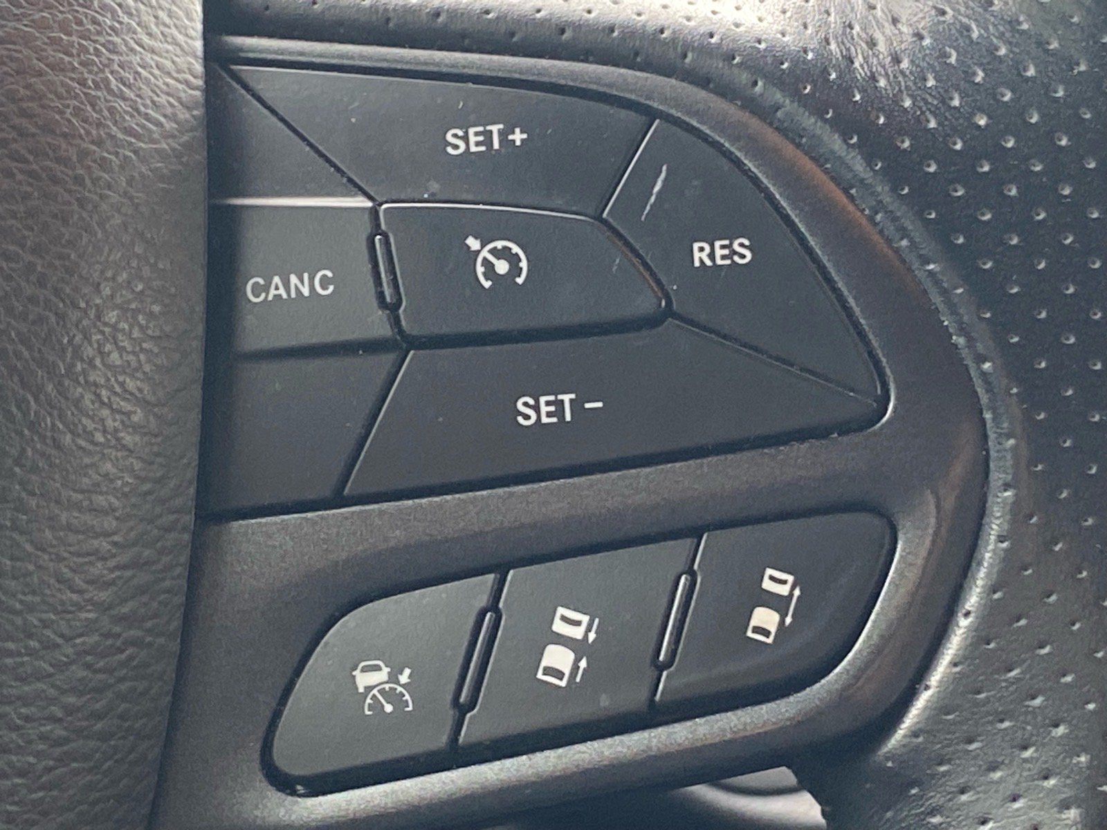 Used 2023 Dodge Durango GT AWD/4WD image 8