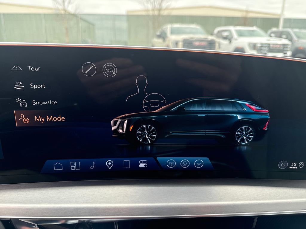 New 2025 Cadillac Lyriq Premium Luxury w/ LPO, Floor Liner Package image 41