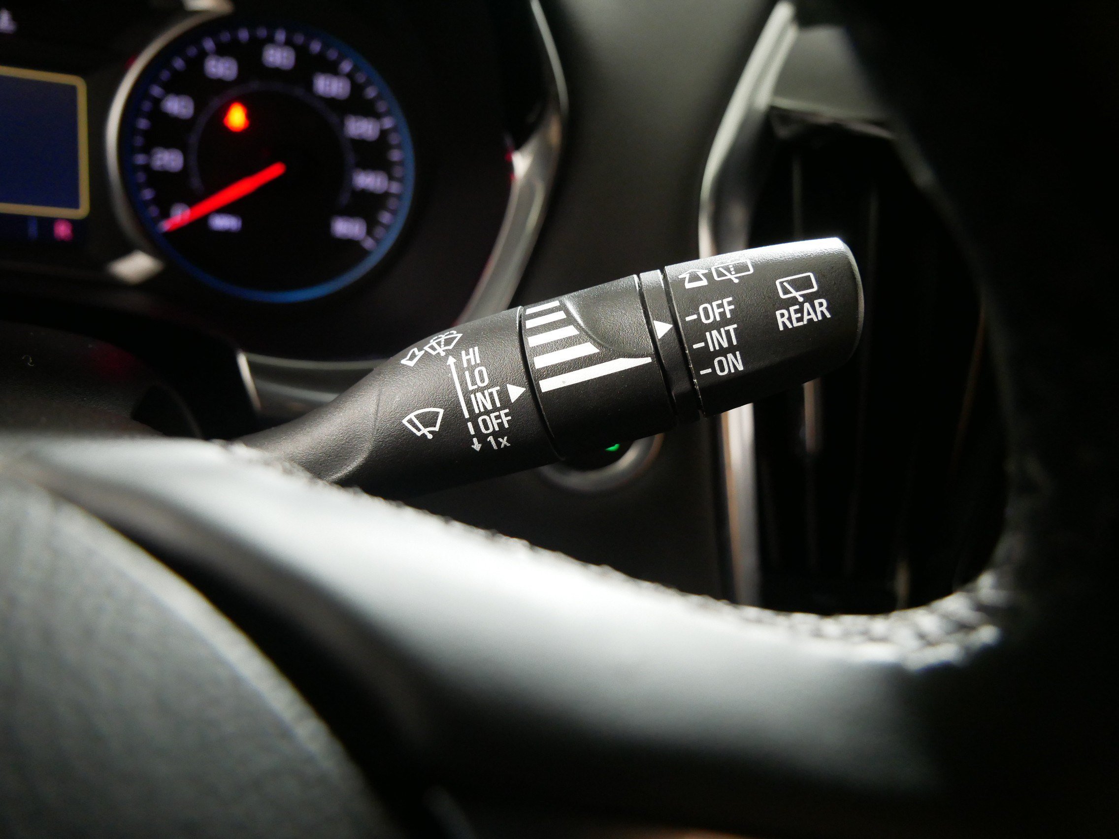 Used 2023 Chevrolet Traverse LT FWD image 31