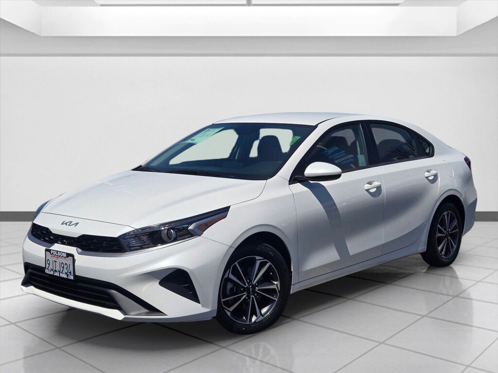 Used 2023 Kia Forte LXS FWD image 9