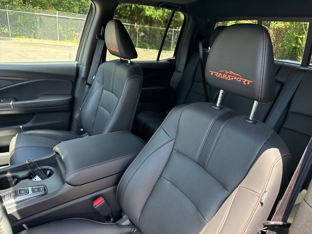 Used 2025 Honda Ridgeline TrailSport image 10