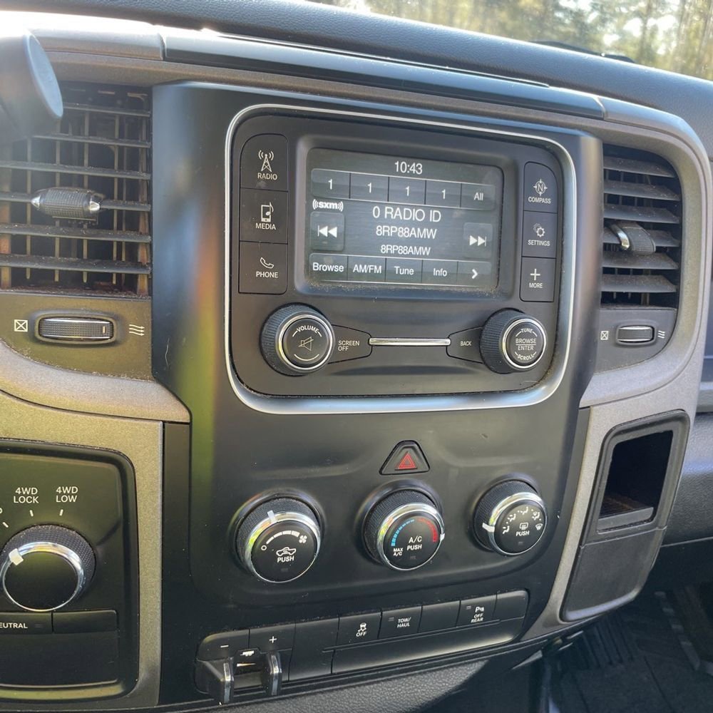 Used 2016 RAM 2500 Tradesman w/ Chrome Appearance Group AWD/4WD image 6