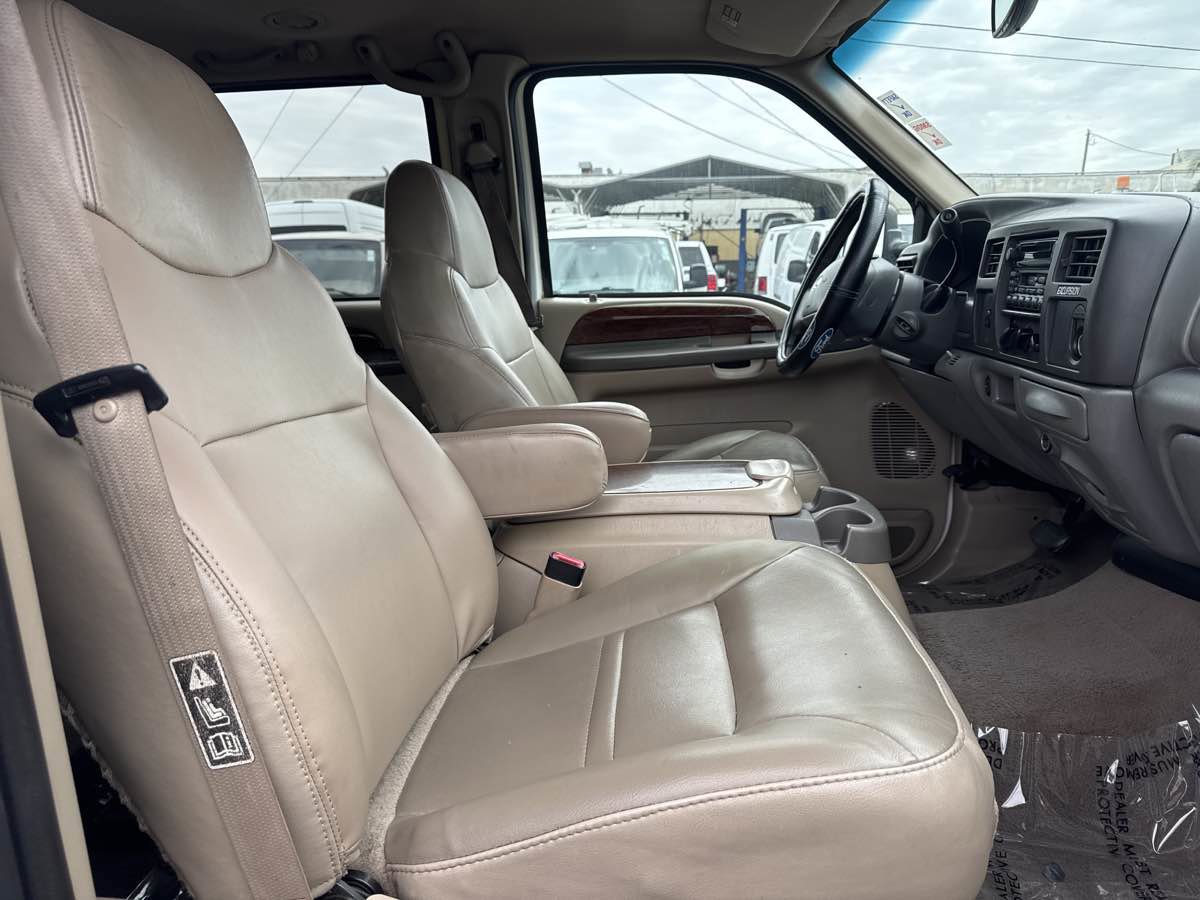 Used 2003 Ford Excursion XLT image 10