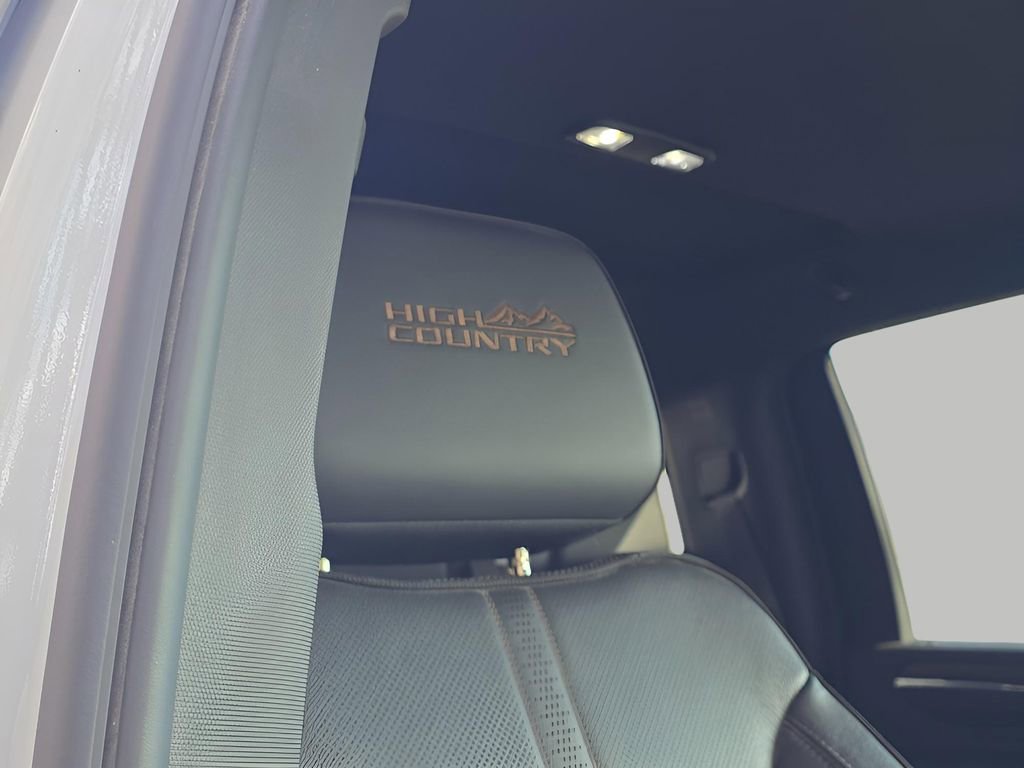 Used 2024 Chevrolet Silverado 2500 High Country w/ Technology Package image 14