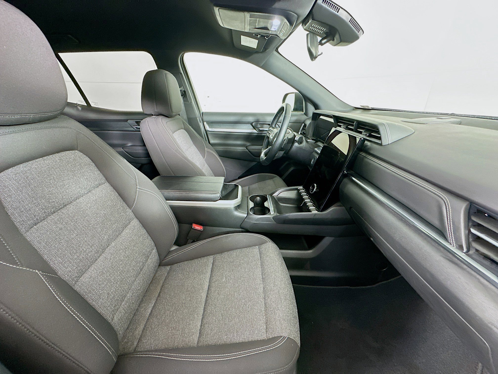 Used 2025 GMC Terrain Elevation image 29