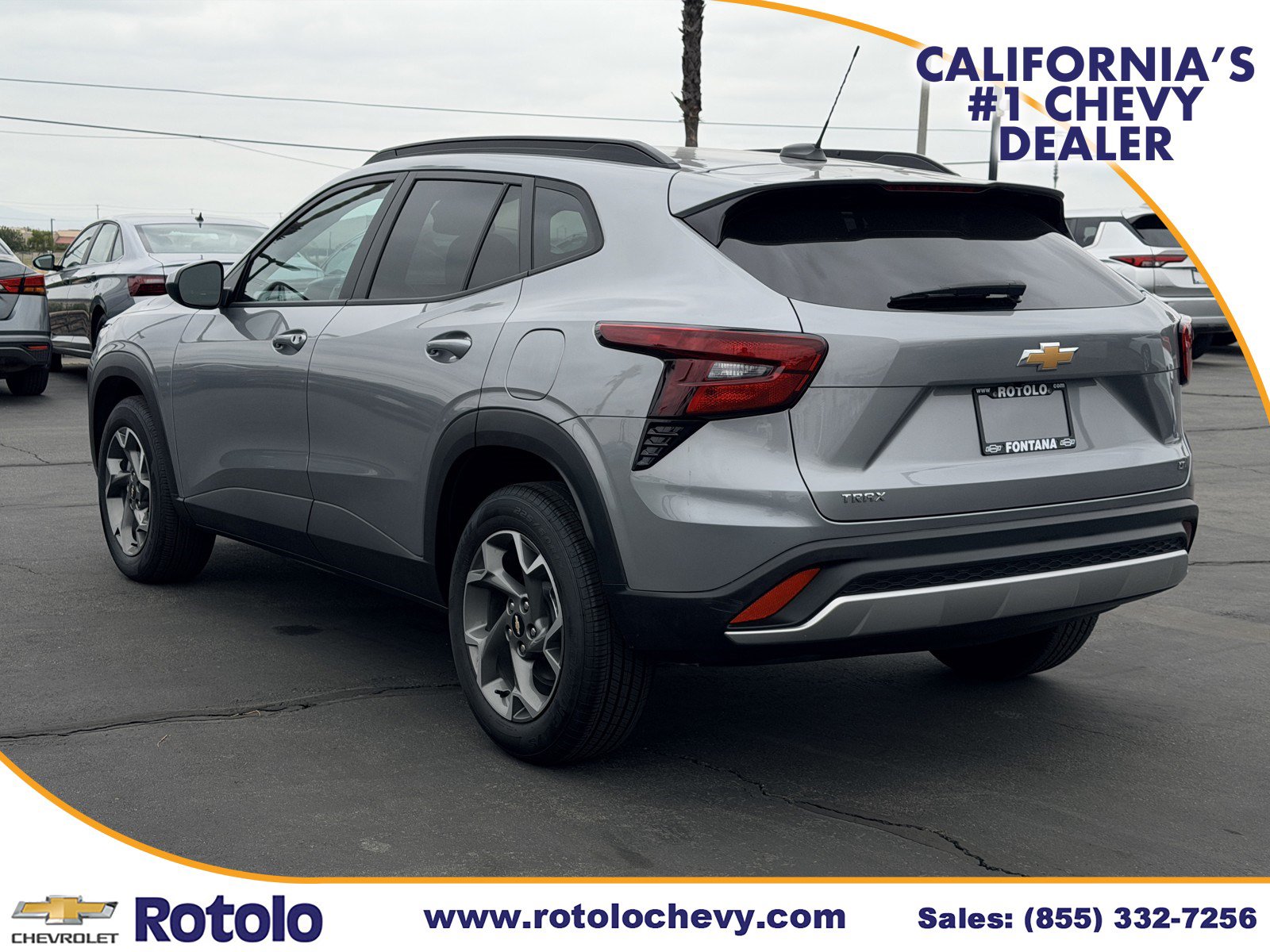 Used 2025 Chevrolet Trax LT FWD image 4