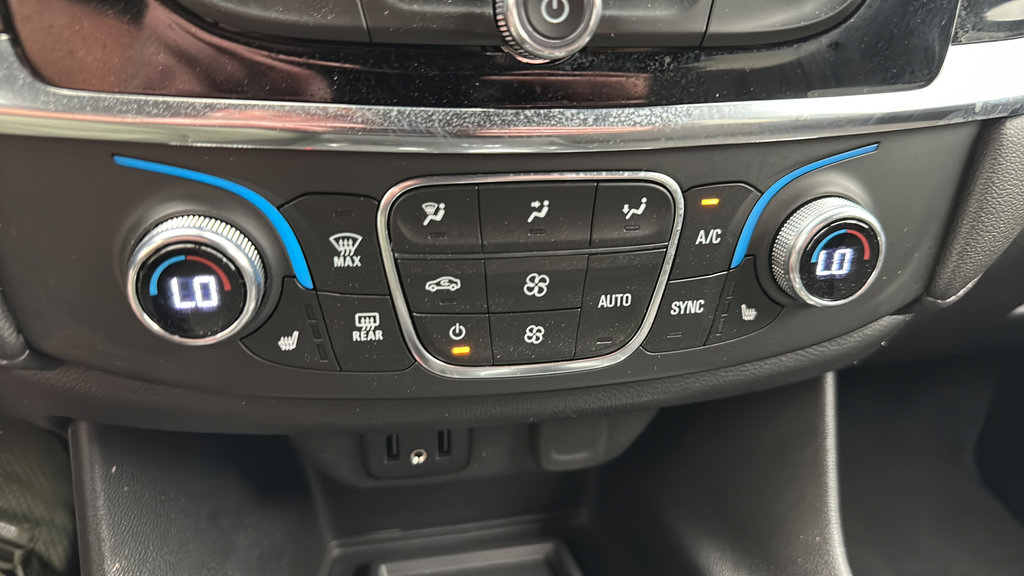 Used 2023 Chevrolet Traverse LT AWD/4WD image 20