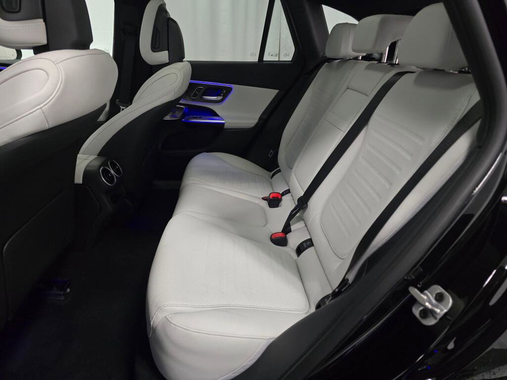 New 2026 Mercedes-Benz GLC 300 4MATIC image 18