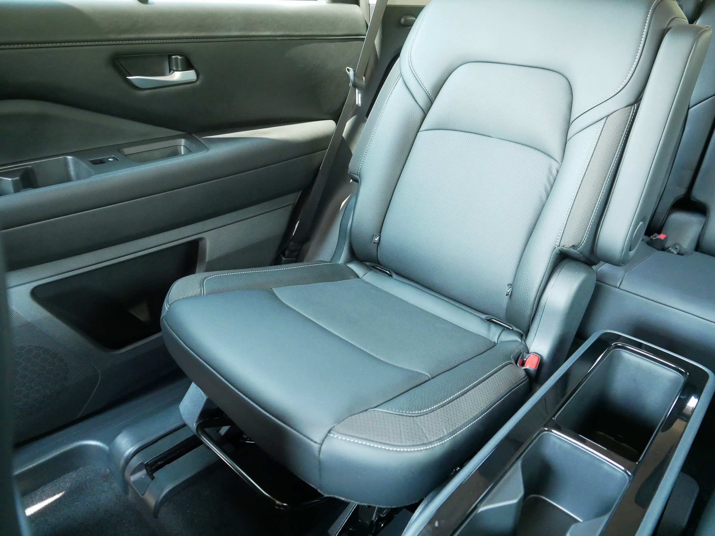 Certified 2026 Nissan Pathfinder SL w/ SL Premium Package AWD/4WD image 12