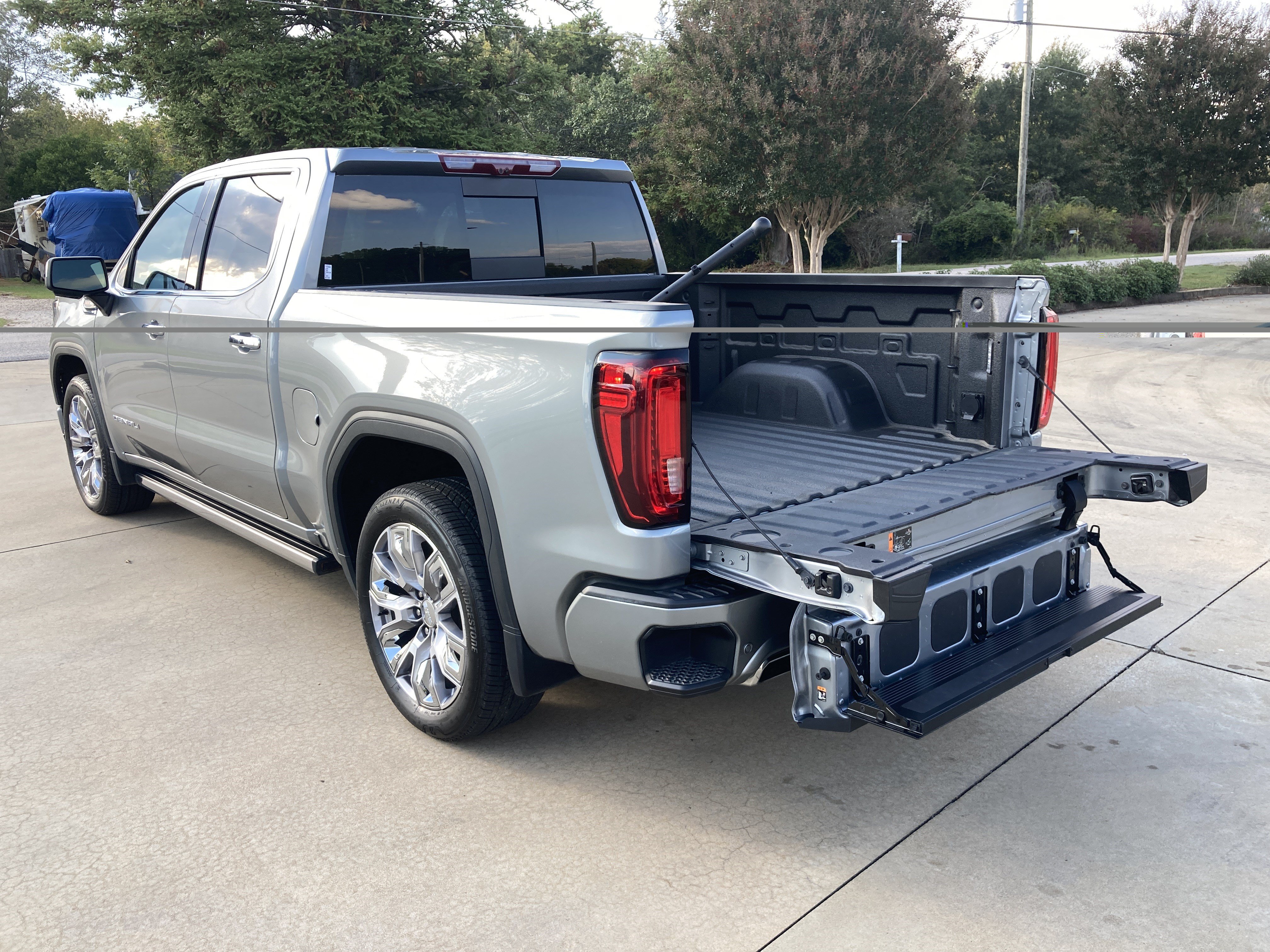 Used 2025 GMC Sierra 1500 Denali AWD/4WD image 8
