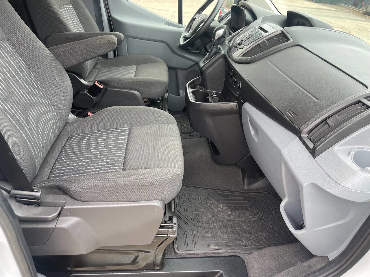 Used 2016 Ford Transit 150 XLT RWD image 19