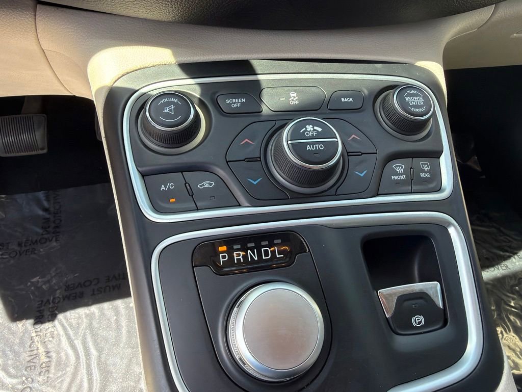 Used 2015 Chrysler 200 Limited w/ Convenience Group FWD image 28