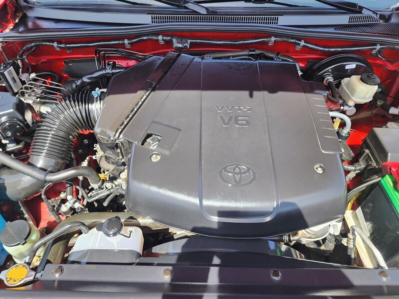 Used 2015 Toyota Tacoma PreRunner w/ TRD Sport Package RWD image 11