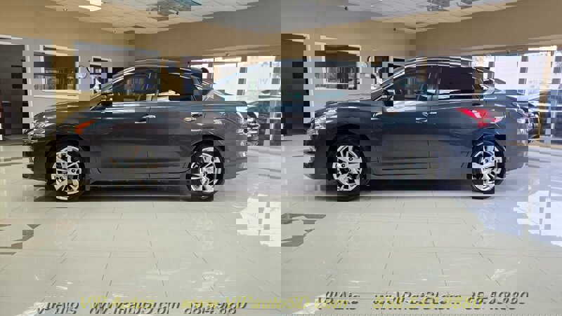 Used 2013 Nissan Altima 2.5 SL w/ Technology Pkg image 6