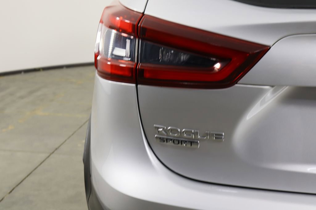 Used 2020 Nissan Rogue Sport S image 36