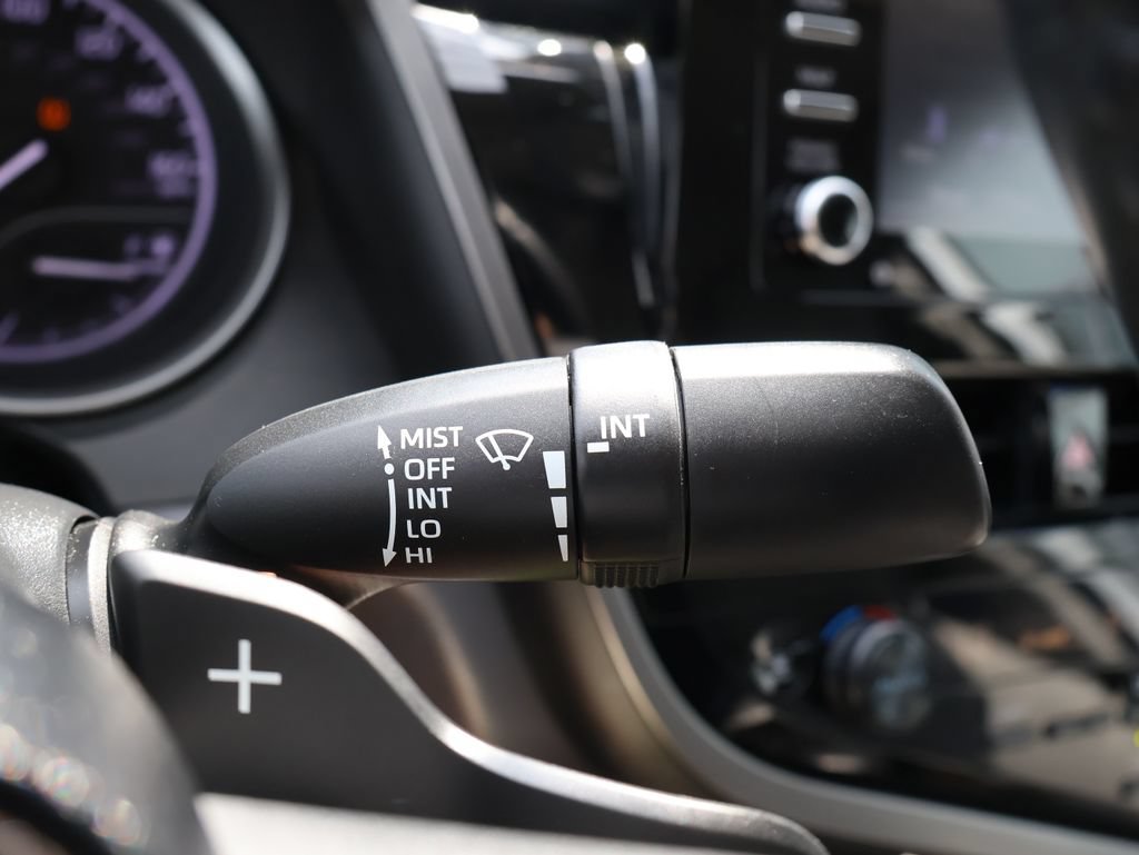 Used 2022 Toyota Camry SE FWD image 16