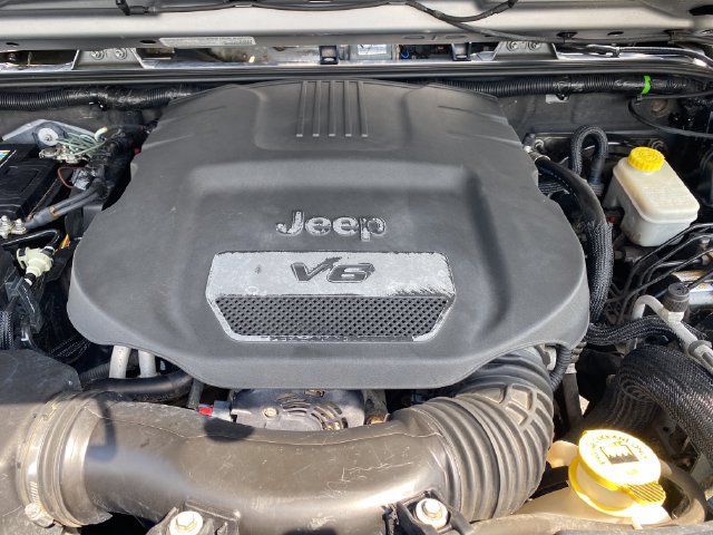 Used 2014 Jeep Wrangler Sport w/ Quick Order Package 24S AWD/4WD image 17