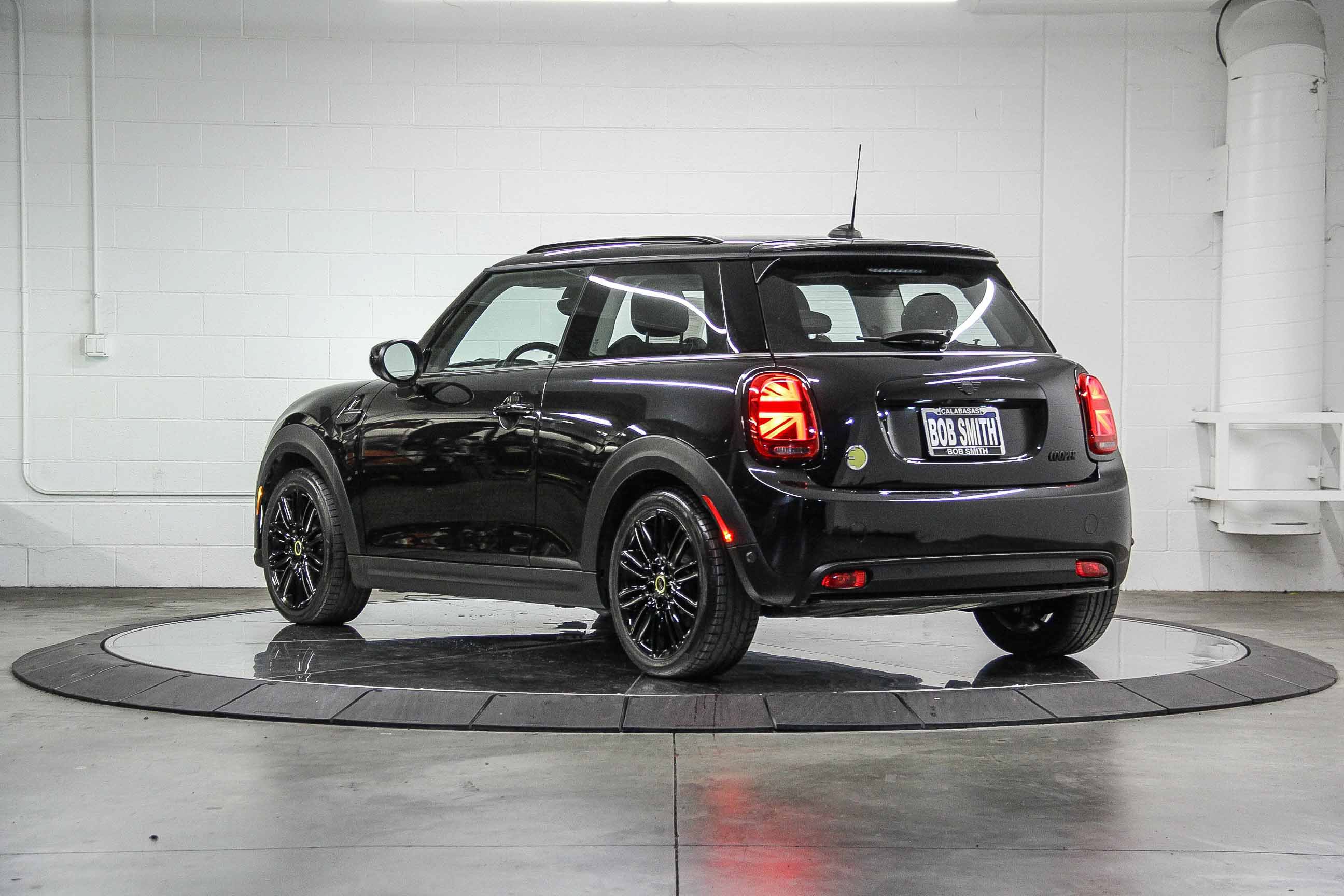 Used 2024 MINI Cooper SE FWD image 4