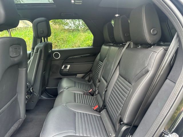 Used 2025 Land Rover Discovery S image 16