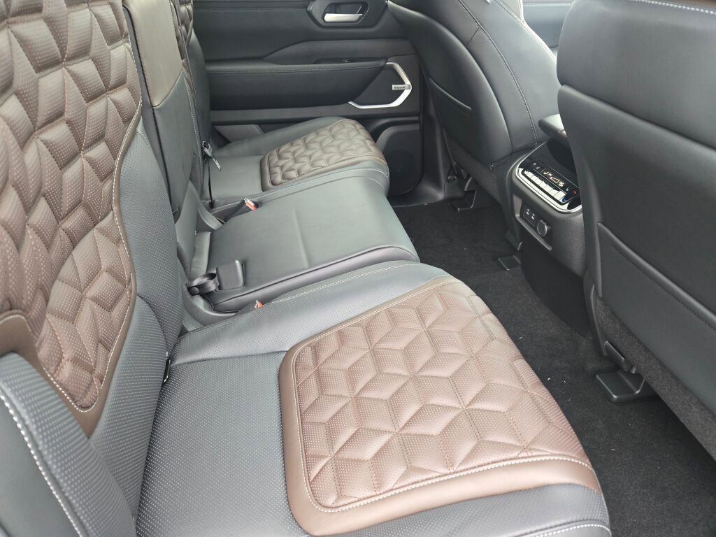 New 2026 Nissan Armada Platinum Reserve w/ Accent Package image 11