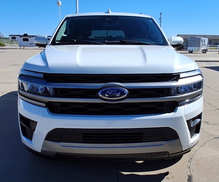 Used 2023 Ford Expedition Max XLT RWD image 3