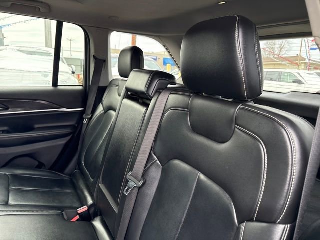 Used 2022 Jeep Grand Cherokee Limited image 10