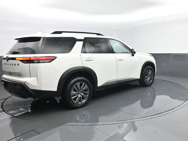 Used 2025 Nissan Pathfinder SV AWD/4WD image 23